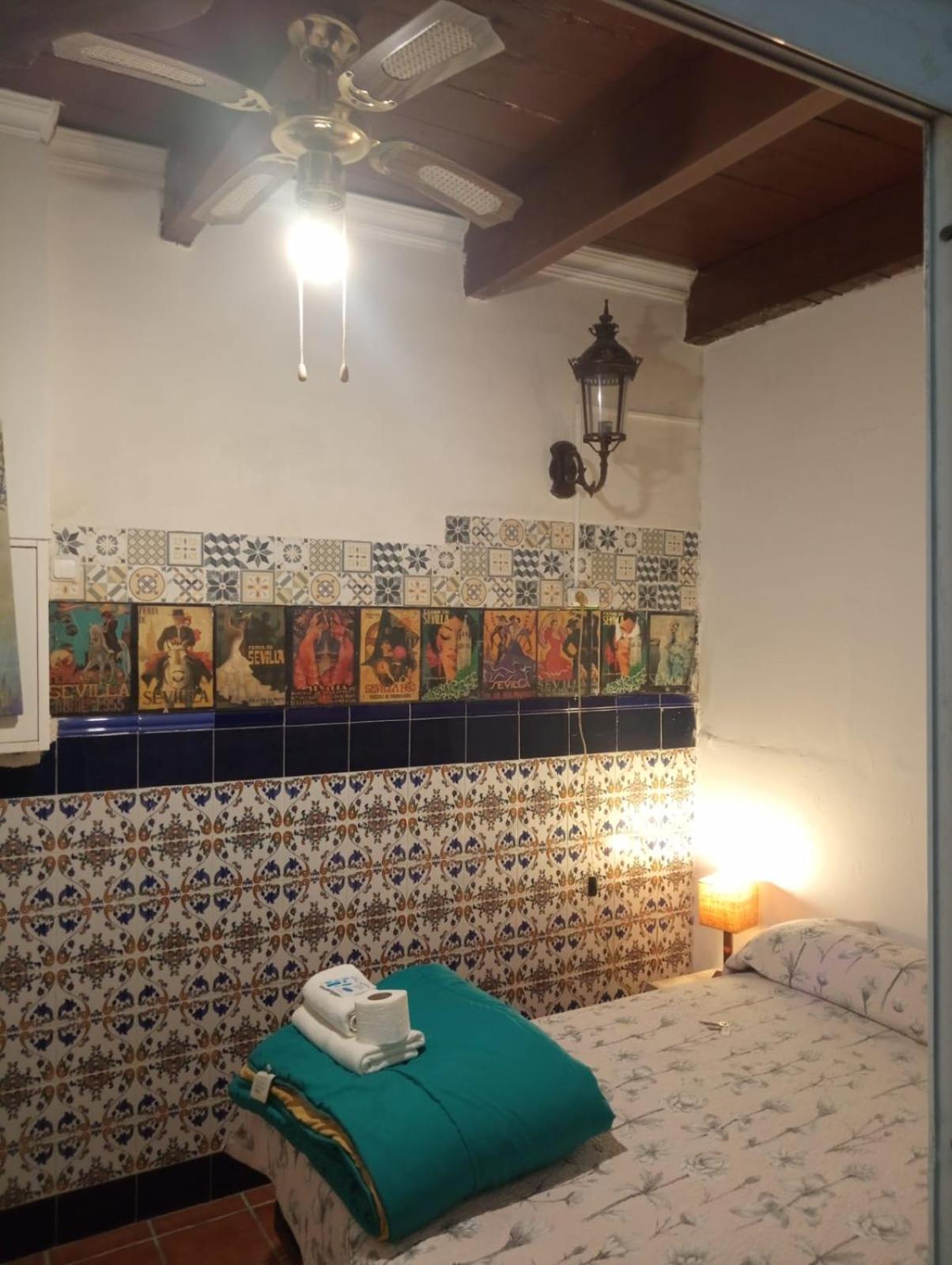 Pension Santa Maria La Blanca Sevilla Exterior foto